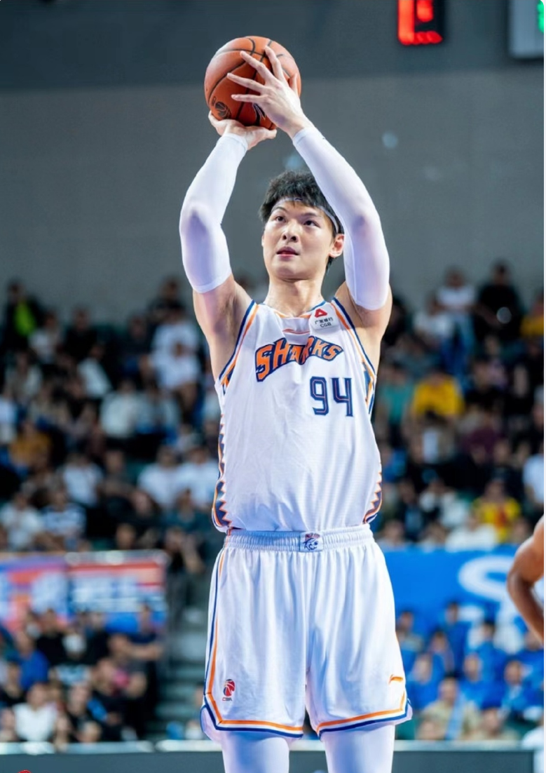 太阳翻盘四川队，王哲林高光表现