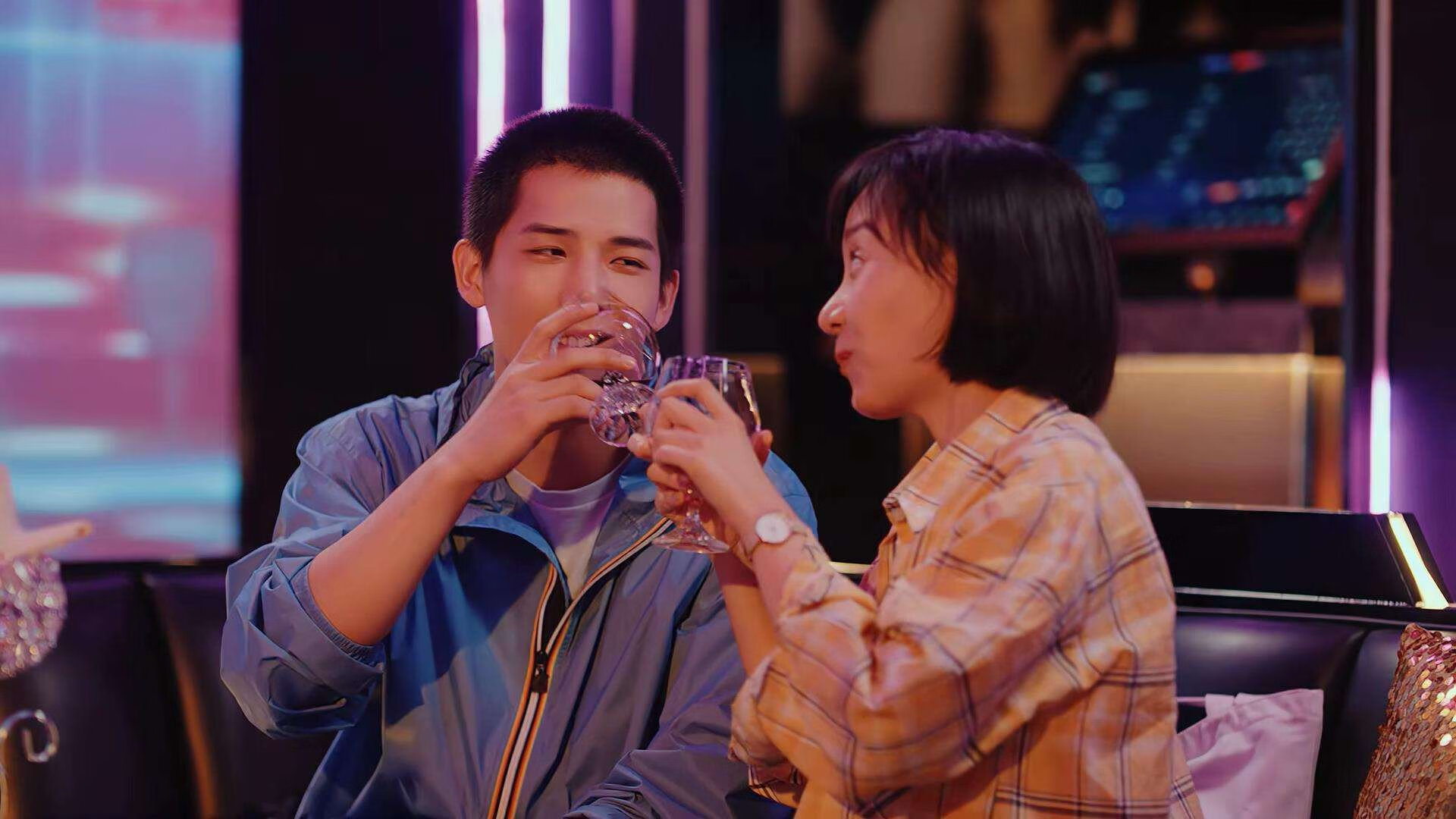 全明星之夜!加维单骑闯关撕裂德式铁壁,巴萨金童让斯坦福桥沉默